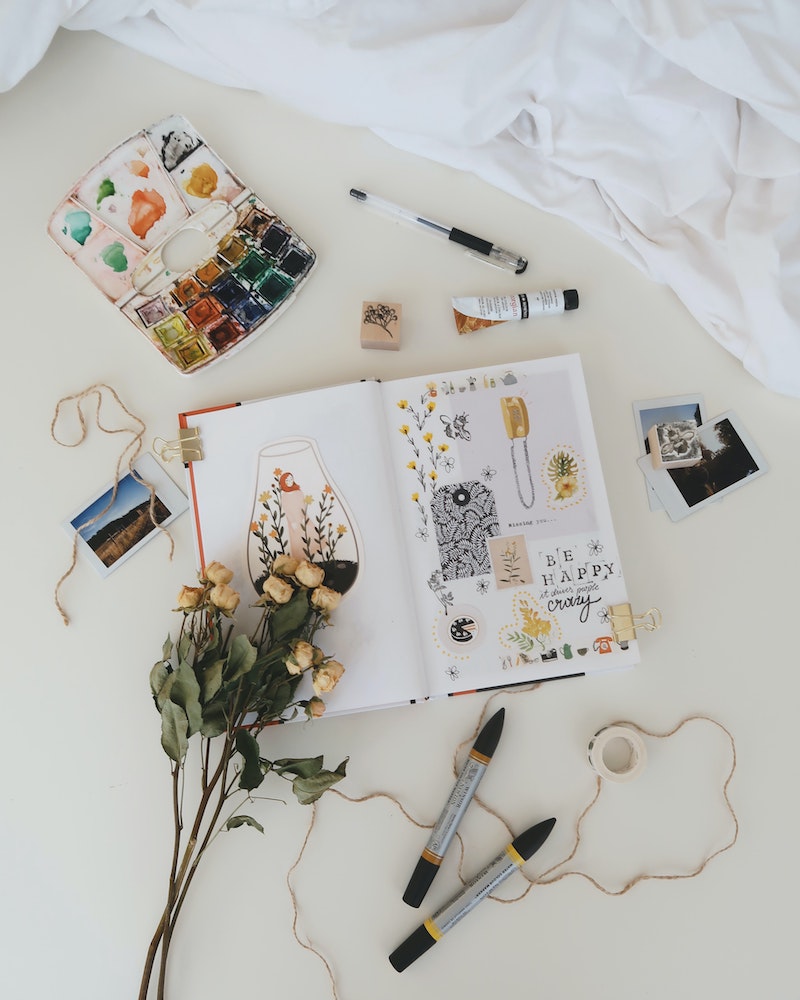 5 Ways Scrapbooking Helps Your Loved One With Dementia - Discovery