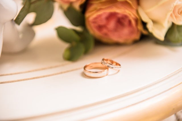 7 Engagement Ring Etiquette Rules to Ditch Now and Forever