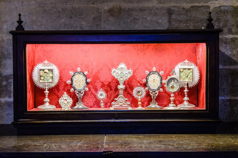 What S A Reliquary Definition Examples Cake Blog