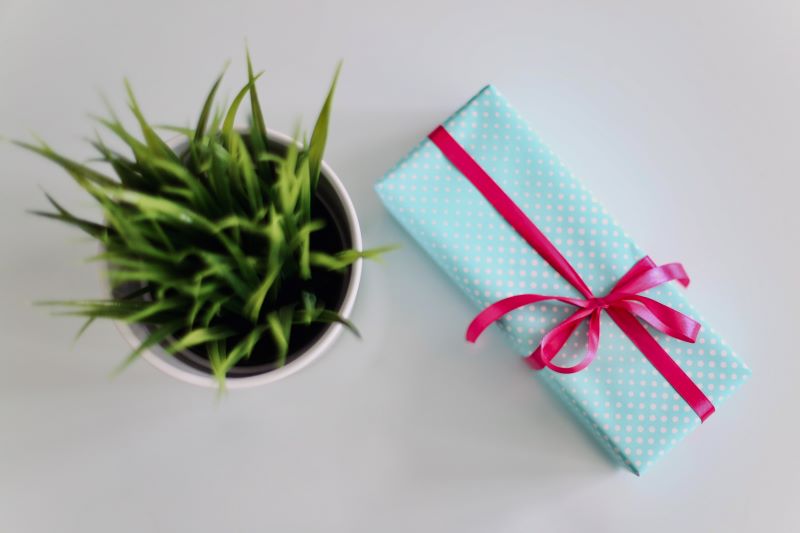 9 Thoughtful and helpful gift ideas for cancer patients