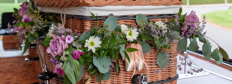 Sympathy Flowers Etiquette - 10 Common Questions Answered